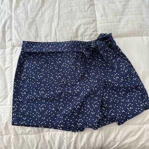 Vineyard Vines Blue and White Skorts with Floral Print